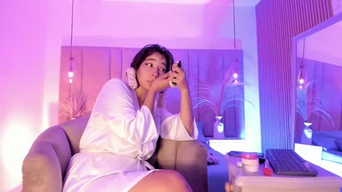 Snapshot of kiiimthompson chatting on March 9, 1:04 pm Kim Thompson online show from March 9, 1:04 pm