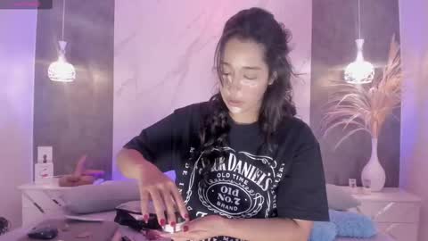 Snapshot of kiiimthompson chatting on October 1, 2:12 pm Kim Thompson online show from October 1, 2:12 pm