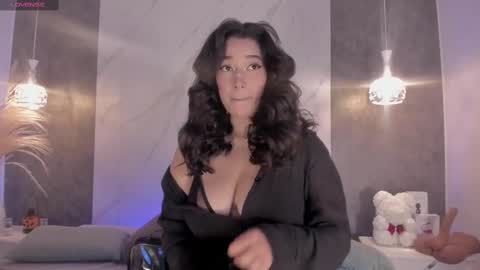 Snapshot of kiiimthompson chatting on October 14, 5:47 pm Kim Thompson online show from October 14, 5:47 pm