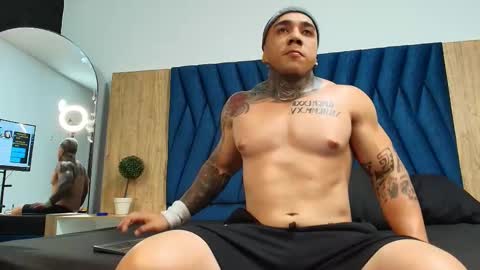 Snapshot of kiing_magic chatting on February 12, 2:17 am kiing magic online show from February 12, 2:17 am