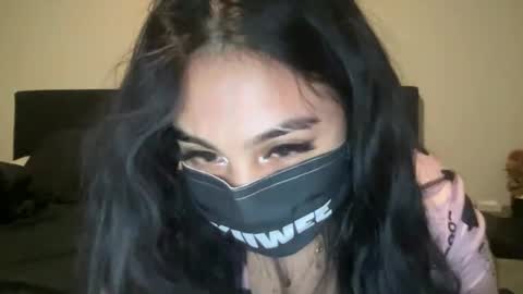 Snapshot of kiiwee chatting on October 22, 2:12 am KIIWEE online show from October 22, 2:12 am