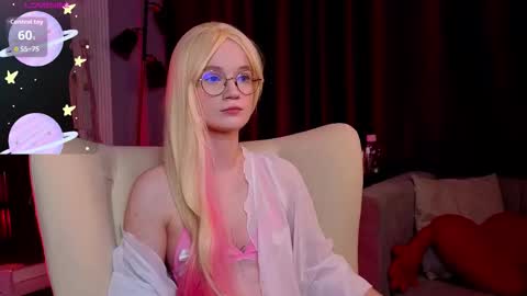 kiki_blue_eyes online show from February 2, 4:22 am