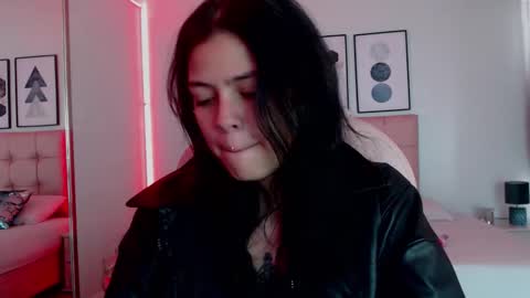 Snapshot of kiki_cams chatting on January 9, 9:38 pm kIKI online show from January 9, 9:38 pm