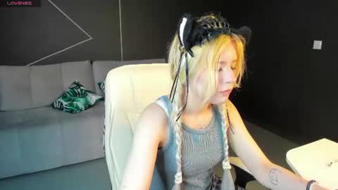Snapshot of kiki_peach chatting on June 28, 12:22 pm Jessica online show from June 28, 12:22 pm