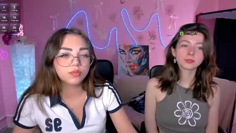 kiki_swan online show from May 23, 7:18 pm