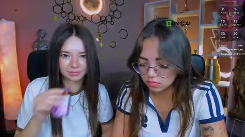 kiki_swan online show from July 17, 12:12 pm