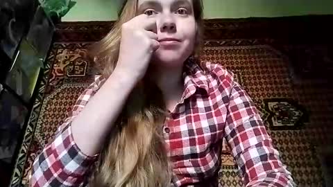 kikibang_ online show from October 27, 8:18 am