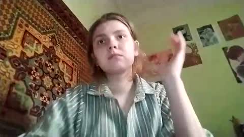 kikibang_ online show from February 25, 10:25 am