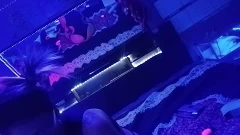 kikilovespartylights online show from February 11, 10:42 am