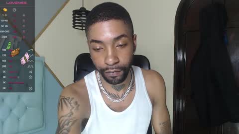 Snapshot of kilian_xx chatting on December 15, 4:37 pm Kilian xxx online show from December 15, 4:37 pm