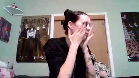 Snapshot of killakat21 chatting on November 24, 4:45 am Kat 3 online show from November 24, 4:45 am