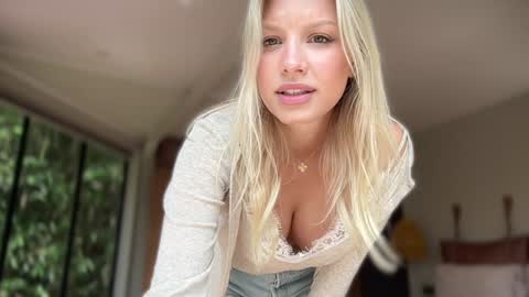 Killer Tits online show from February 18, 2:07 am