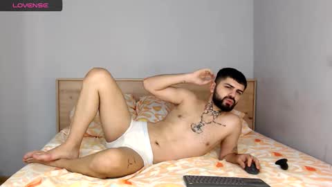 Snapshot of killianvane chatting on October 27, 12:53 pm killianvane online show from October 27, 12:53 pm