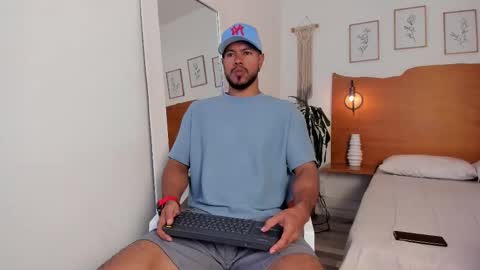 Kilua Muscle guy online show from October 9, 9:57 pm