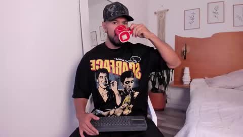 Kilua Muscle guy online show from October 16, 9:38 pm