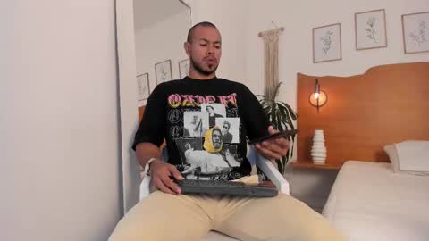 Kilua Muscle guy online show from January 8, 9:39 pm