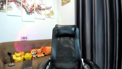 Kim online show from April 13, 5:13 am