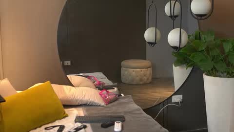 Kim online show from October 29, 1:02 pm