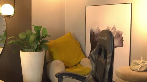 Snapshot of kim_beckett chatting on May 27, 12:57 pm Kim online show from May 27, 12:57 pm