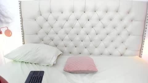 kim_eli online show from January 9, 8:11 pm