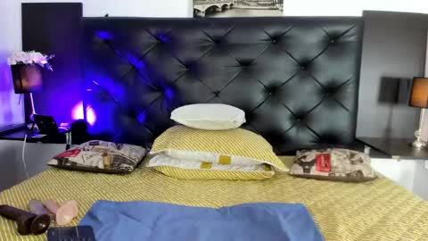 Kim Marquez online show from December 22, 7:44 pm