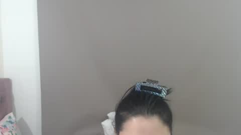 Snapshot of kimberjamesxx chatting on June 15, 1:30 am DANIELA online show from June 15, 1:30 am