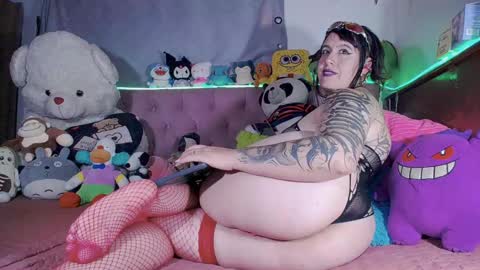 Snapshot of kimberkiss_19_ chatting on October 29, 3:58 pm vivi independent model  online show from October 29, 3:58 pm