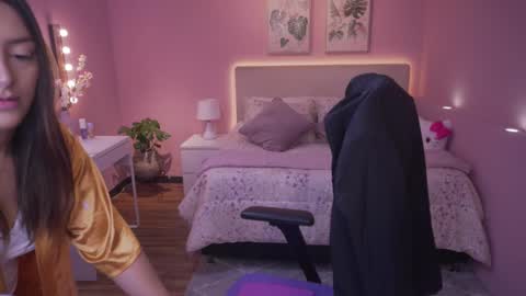 Kimberly 1200-1900 GMT-5 online show from September 26, 10:36 pm