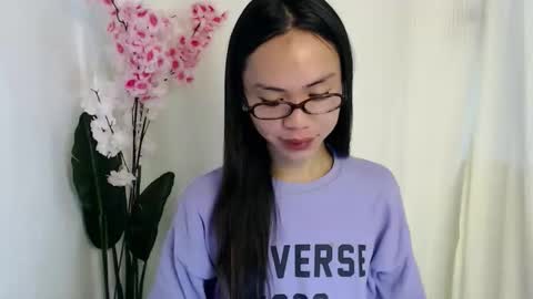 Snapshot of kimberly_tart chatting on May 13, 10:38 pm Kimberly online show from May 13, 10:38 pm