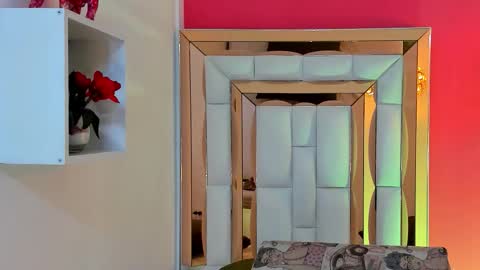        online show from December 2, 7:20 pm