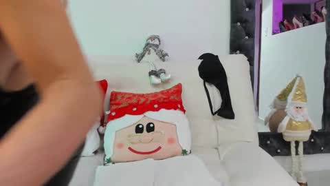 Snapshot of kimberlybirdhot chatting on December 2, 12:09 am Kimberly online show from December 2, 12:09 am