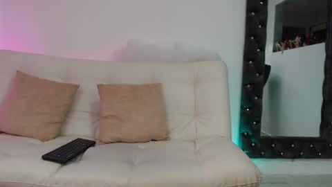 Snapshot of kimberlybirdhot chatting on January 19, 9:34 pm Kimberly online show from January 19, 9:34 pm