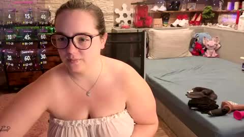 kimberlycaprice online show from May 10, 6:18 am