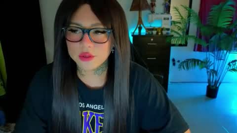 Kimberly Polizzi     online show from November 29, 4:15 am