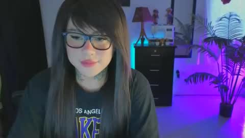 Kimberly Polizzi     online show from November 30, 7:29 pm