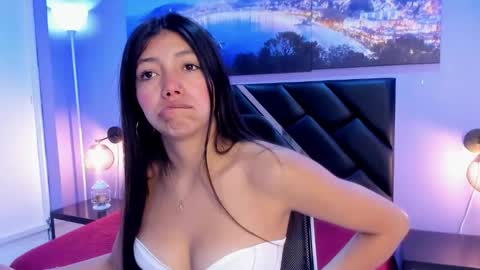 Kimberly Villalobos online show from February 24, 11:30 am