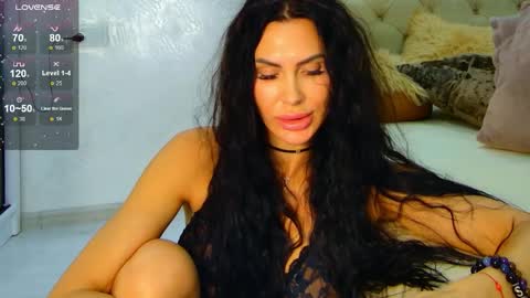 KIm online show from March 12, 6:03 pm