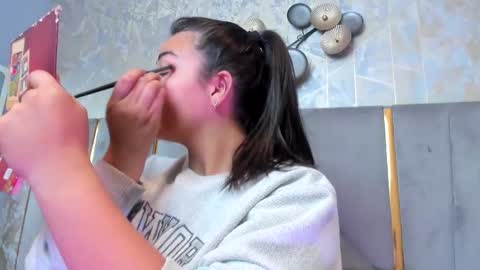  KIM  online show from January 11, 2:16 am