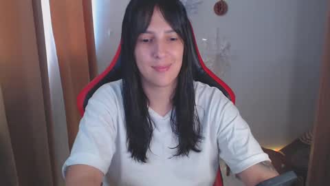 Kim 3 online show from December 11, 1:39 pm