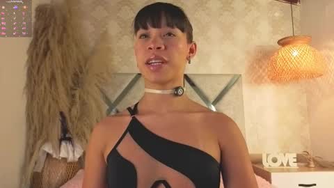 kimhilton online show from November 4, 3:38 am