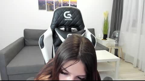 Snapshot of kimi_ivy chatting on October 19, 4:24 am kimi_ivy online show from October 19, 4:24 am