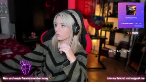 Wolfs Girl online show from December 18, 11:40 pm