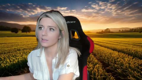 Wolfs Girl online show from December 20, 2:08 am