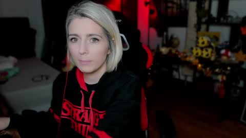 Wolfs Girl online show from September 25, 5:49 pm