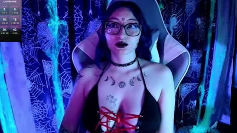   online show from October 26, 1:28 pm