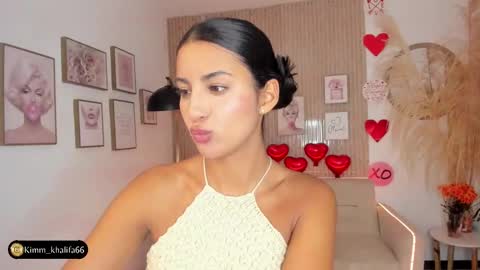 Kim  online show from February 14, 9:10 pm