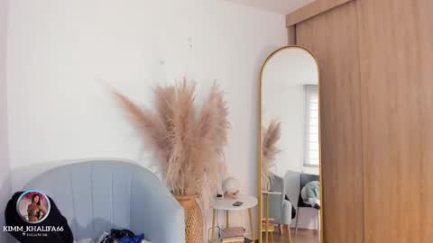 Kim  online show from October 18, 8:31 pm