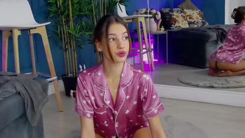 Snapshot of kimmdaviss chatting on December 19, 10:00 am kimmdaviss online show from December 19, 10:00 am