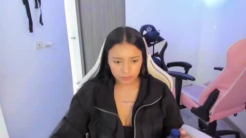 kimmi online show from February 26, 7:35 pm