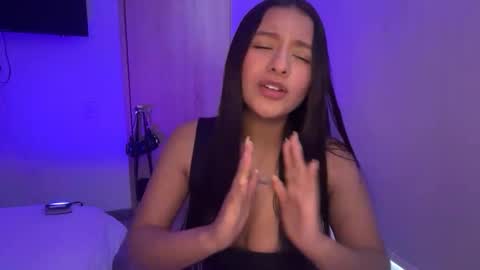 kimmi online show from May 21, 3:19 pm